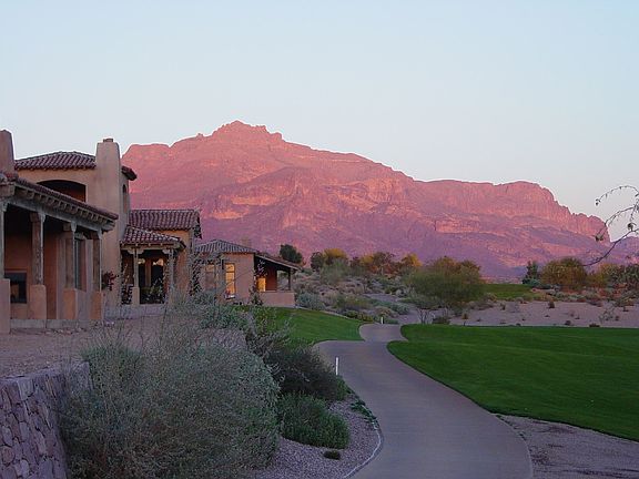 Path to club house