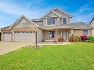 4716 Watermark Dr, Champaign, IL