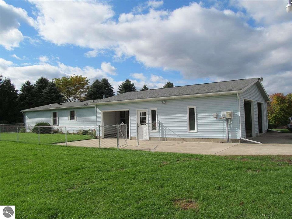 1st image of 9592 Peterson Dr