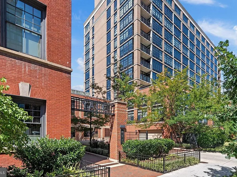 437 New York Ave NW #206 — Photo 2