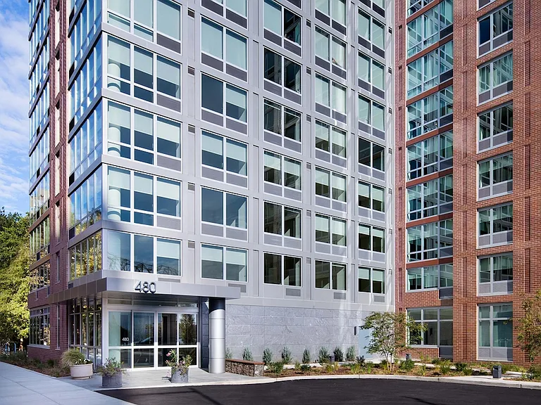 480 Main St #21J — Photo 13