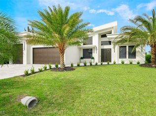 215 SE 28th Ter, Cape Coral, FL 33904