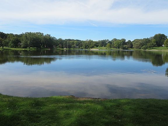 4th image of 2583 Lake Charnwood Dr