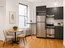 225 E 14th St