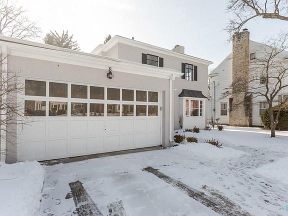 3rd image of 3325 Grimsby Pl