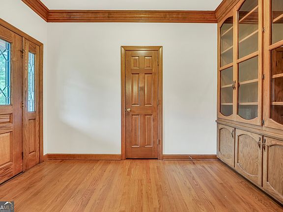 5th image of 106 Old Virginia Cir