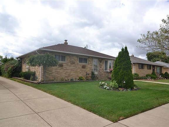 3rd image of 4890 Autumn Ln