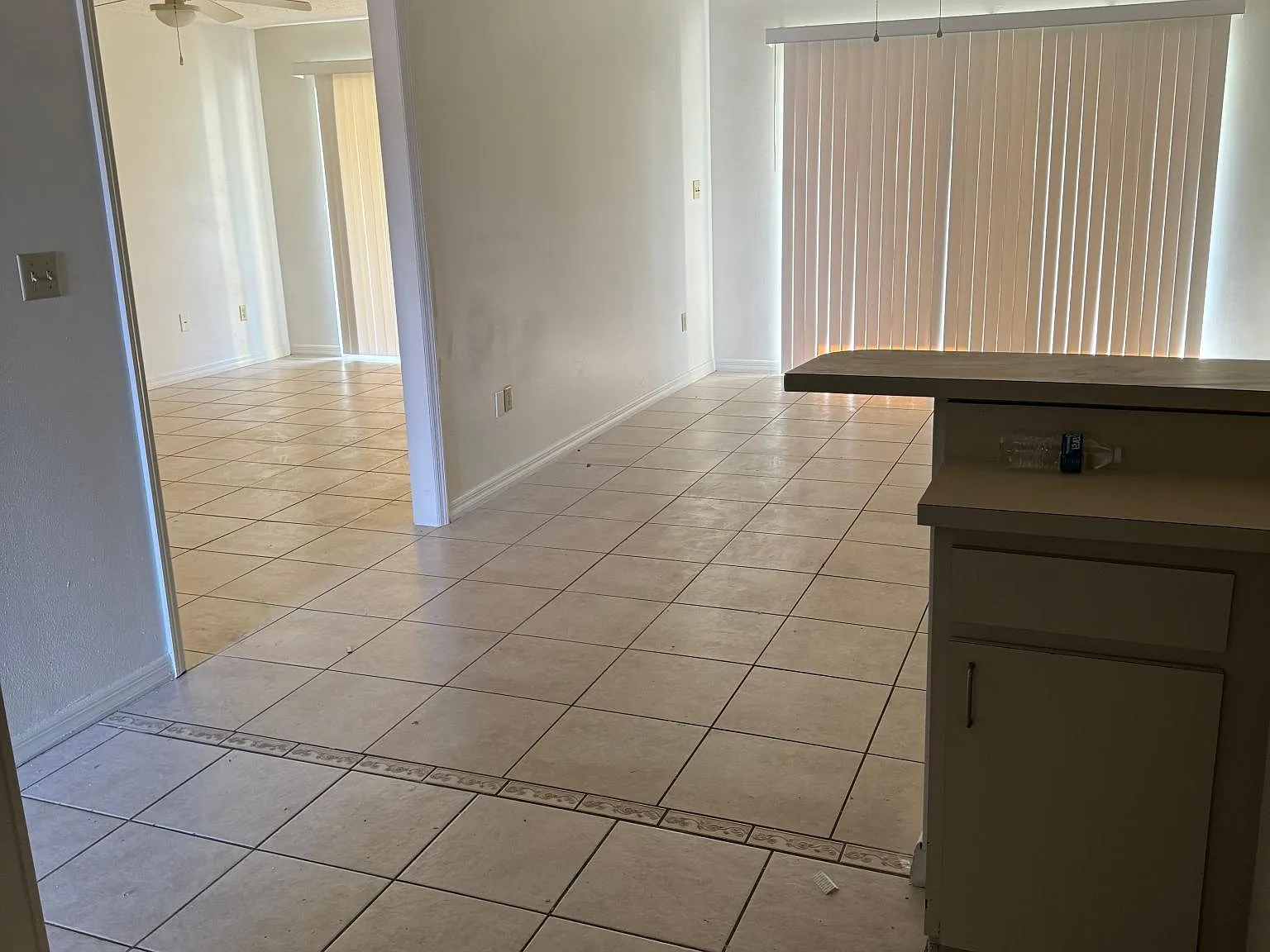 3220 W Oak St — Photo 3