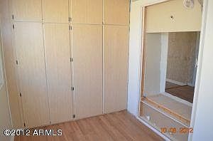 5th image of 2328 E Paradise Ln