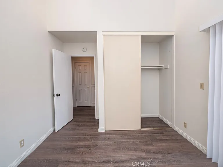 328 W 7th St — Photo 23