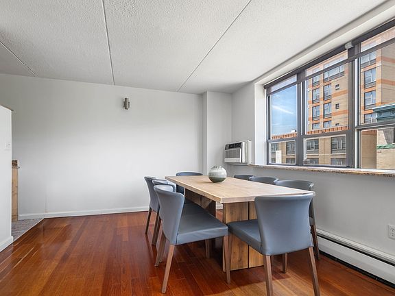 5th image of 220 Manhattan Ave APT 5H