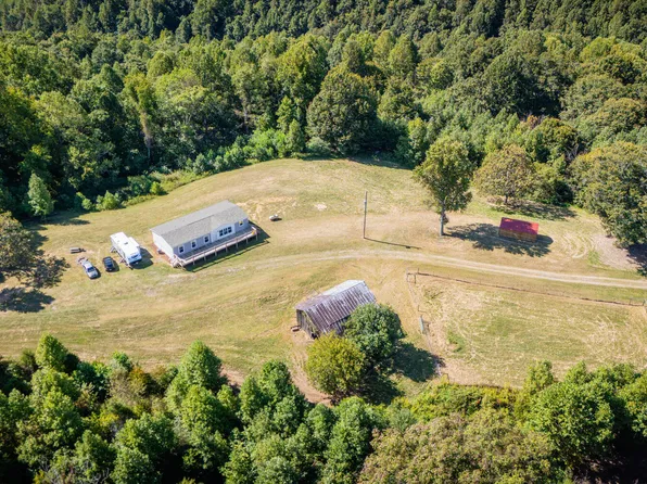 7427 Manville Rd, Gate City, VA 24251