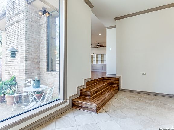 5th image of 9107 BRADLEY CREEK CIR