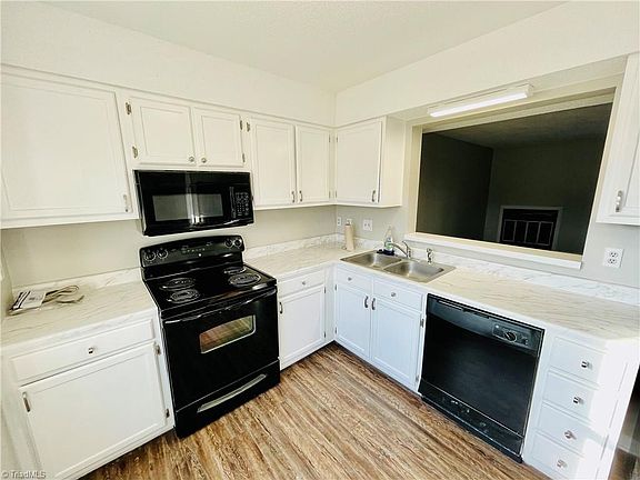 3rd image of 375 B E Montcastle Dr