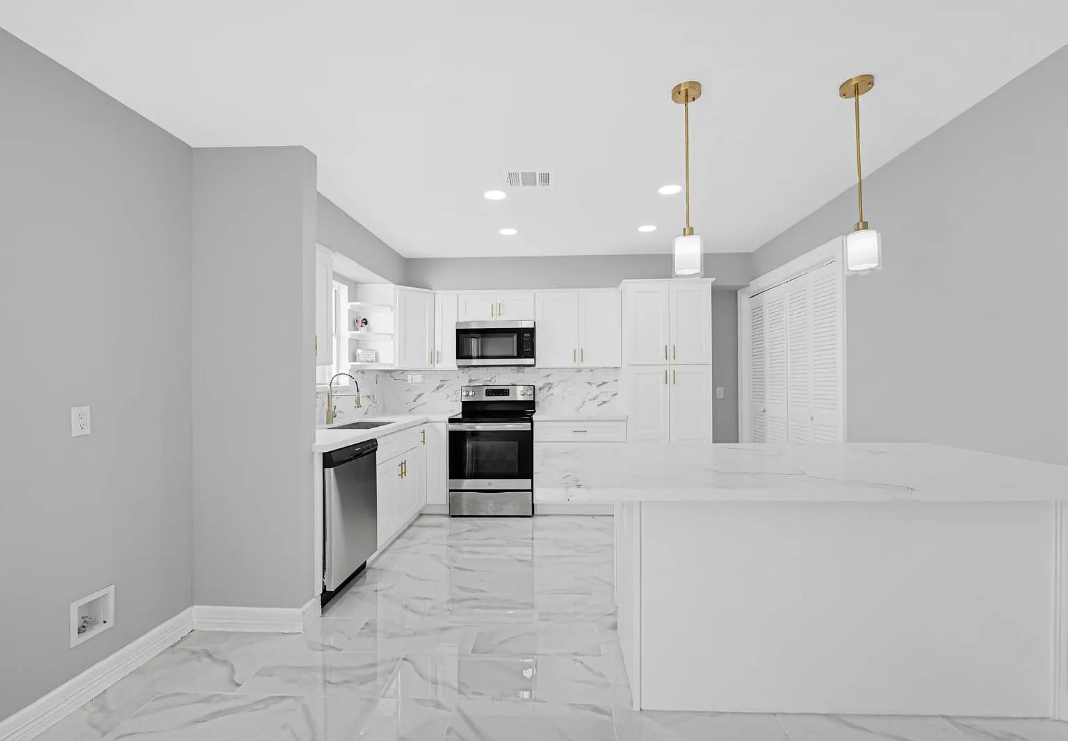 3 bed, 1658 sqft, $1,950 — Photo 1
