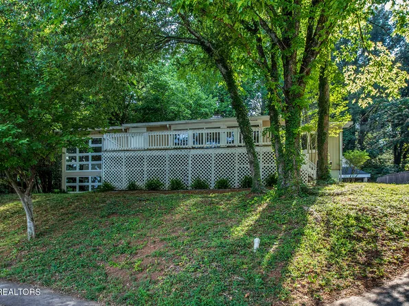 102 Oxford Rd, Oak Ridge, TN 37830
