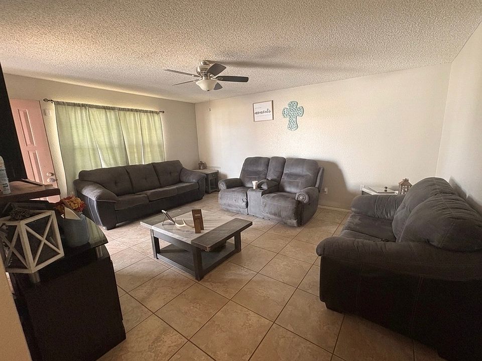 1st image of 323 W Avenue K