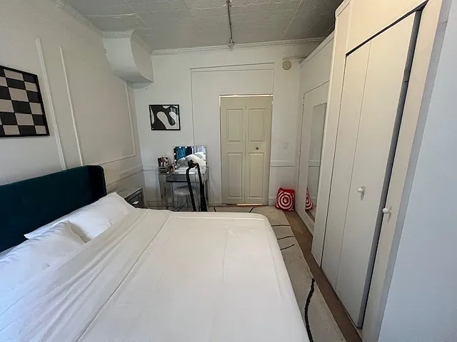 221 E 26th St #3B — Photo 3