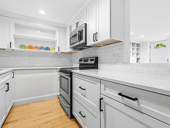 3rd image of 90 Worcester St APT 1