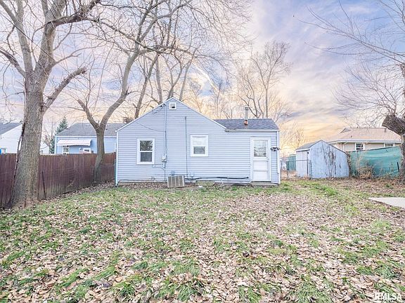4th image of 3222 N El Vista Ave