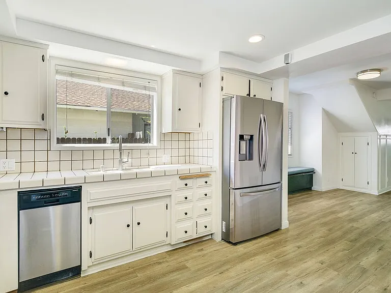 4721 Edgeware Rd — Photo 13