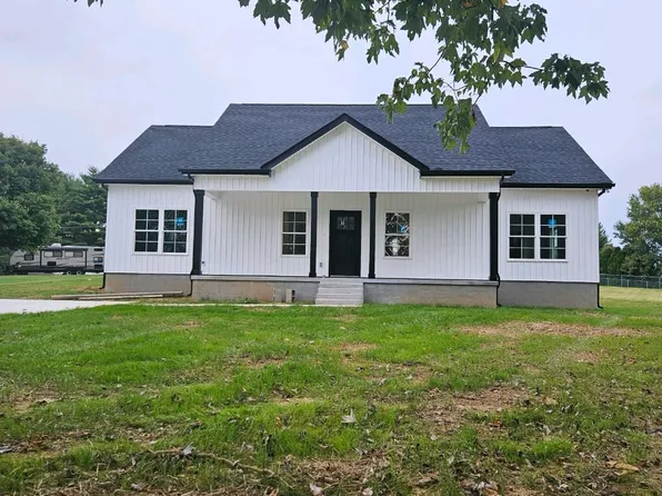 30 Amber Ln, McMinnville, TN 37110
