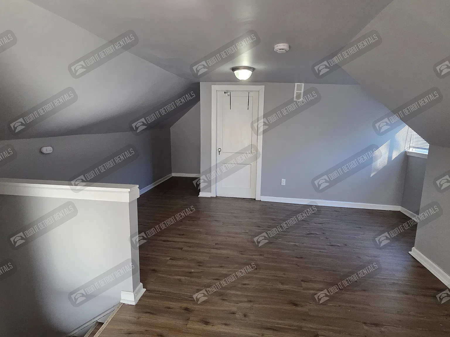 2 bed, 1.0 bath, 1056 sqft, $820 — Photo 1
