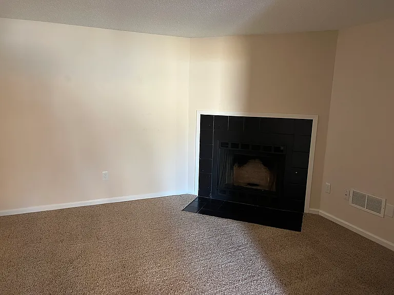 1108 N Keebler Ave — Photo 3