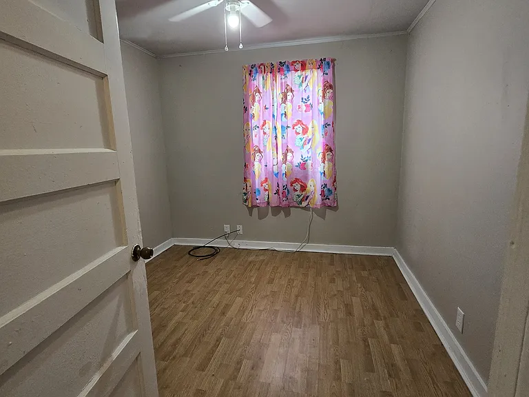 423 Fechner Ave — Photo 2