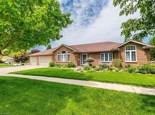 8 Cherry Ave, Pelham, ON L0S 1E2