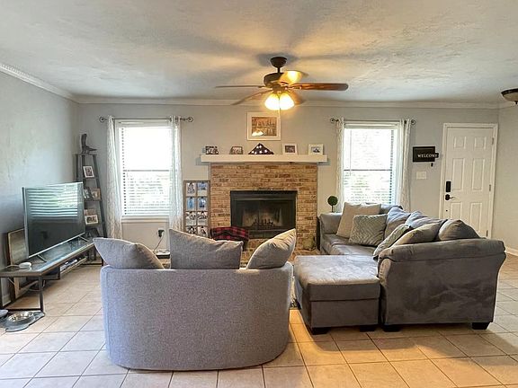 3rd image of 2947 Bay Shore Dr