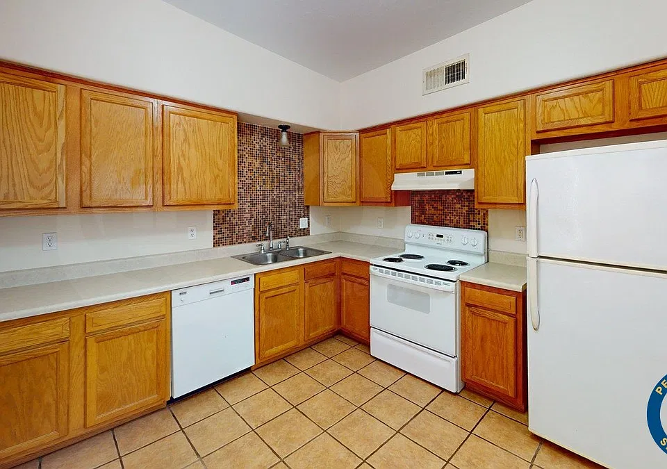 4009 N Stone Ave #1