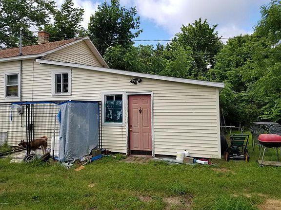3rd image of 708 N Delia St