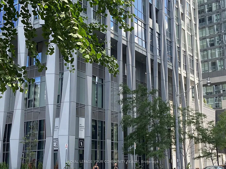1 Yorkville Ave #1509 — Photo 2