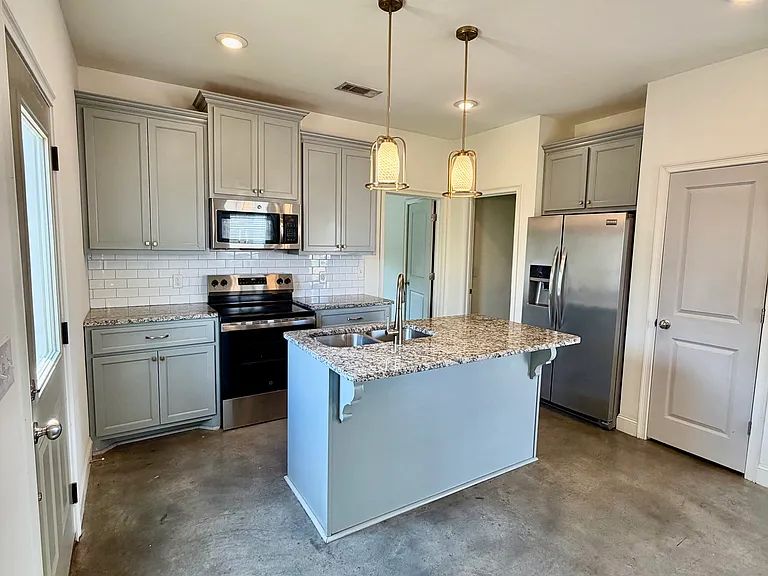 Taylor Road Cottages — Photo 1
