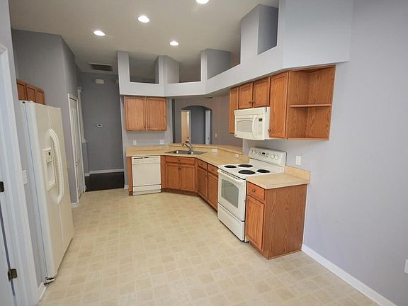 5th image of 18430 Red Willow Way