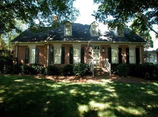 3320 Sharon Rd, Charlotte, NC 28211