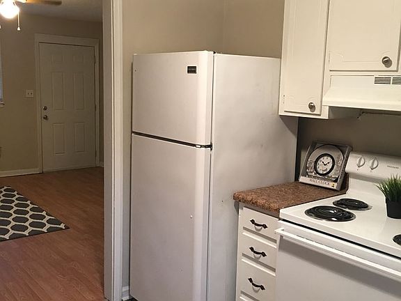 3rd image of 610 W 5th Ave APT 14