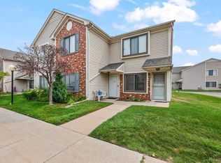 30681 Hidden Pines Ln, Roseville, MI 48066