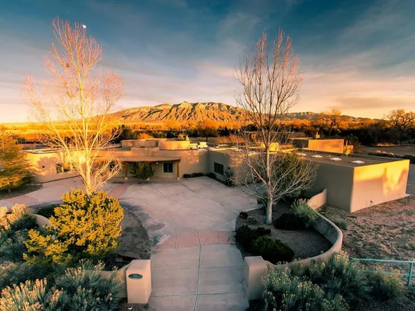 11 Koontz Rd, Corrales, NM 87048