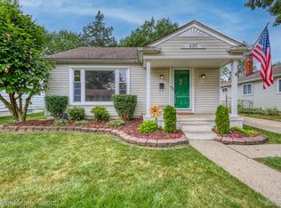 420 S Manitou Ave, Clawson, MI 48017