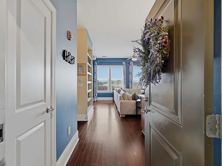 619 N 4th St #301 — Photo 28