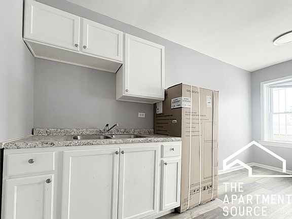 3rd image of 6226 S Western Ave #205