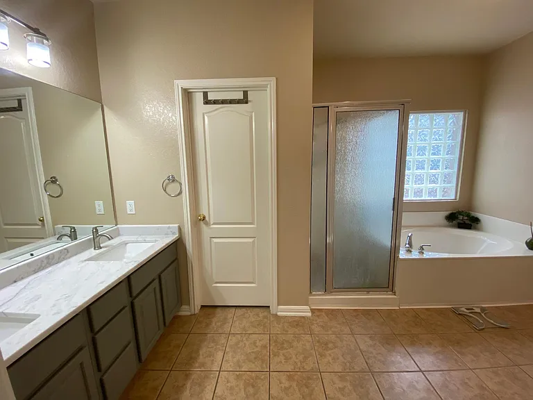 22215 Lavaca Crk — Photo 8