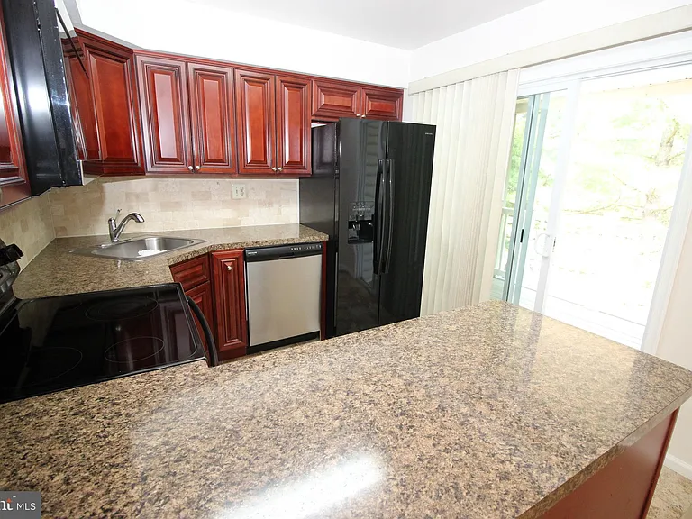 1828 Grand Blvd #28 — Photo 7