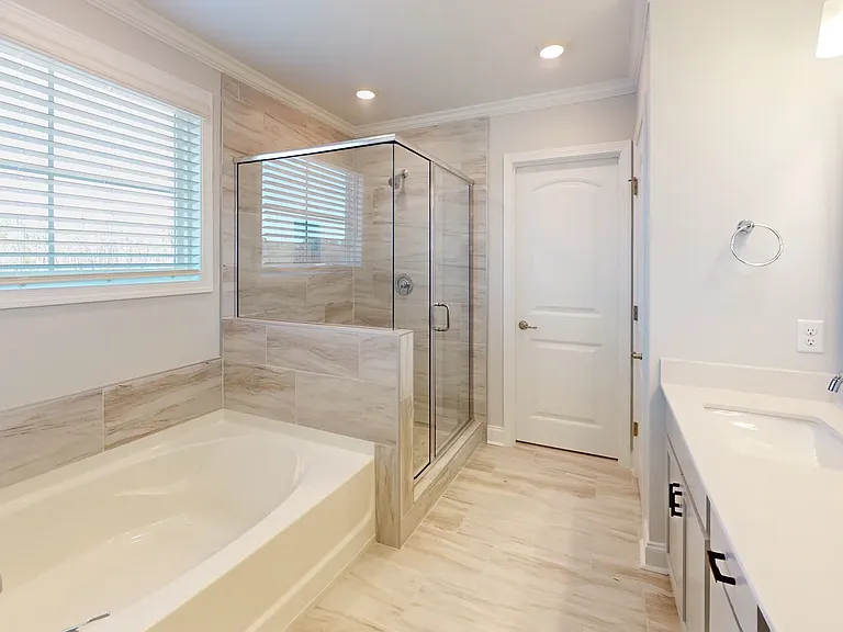 146 Champlain Dr — Photo 12