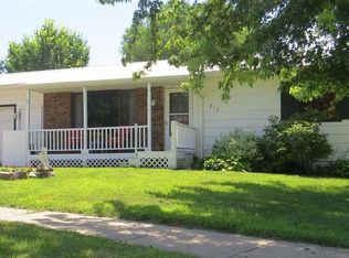 212 E Cardinal Cir, Brandon, SD 57005
