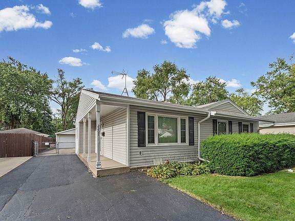 2nd image of 2207 Kingfisher Ln
