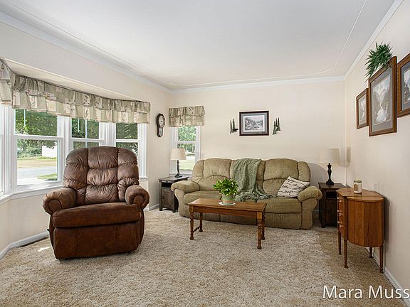 3rd image of 6844 Willard Ave SE