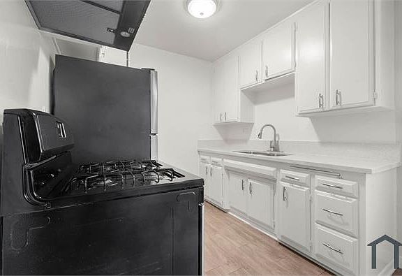 5th image of 1975 S Corning St APT 15